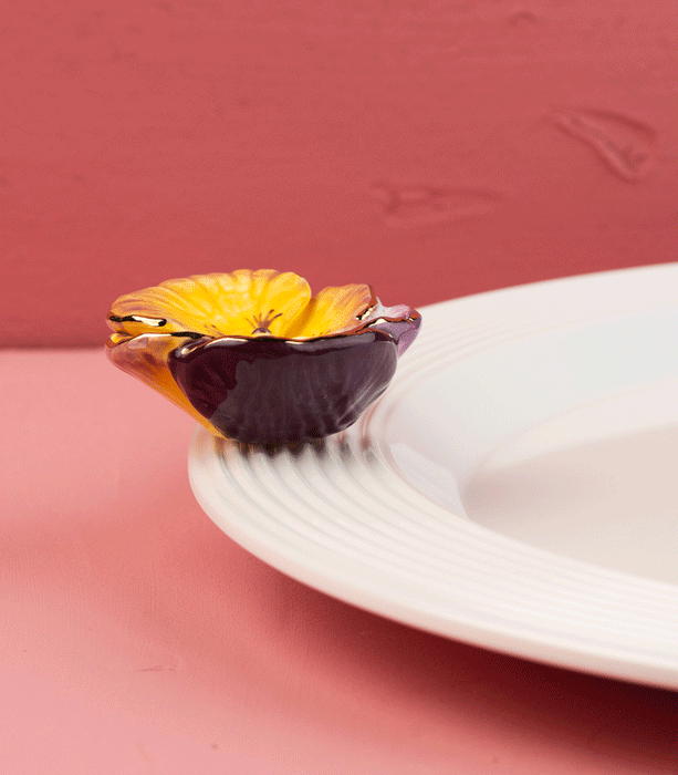 Nora Fleming Mini: Pansy Pop