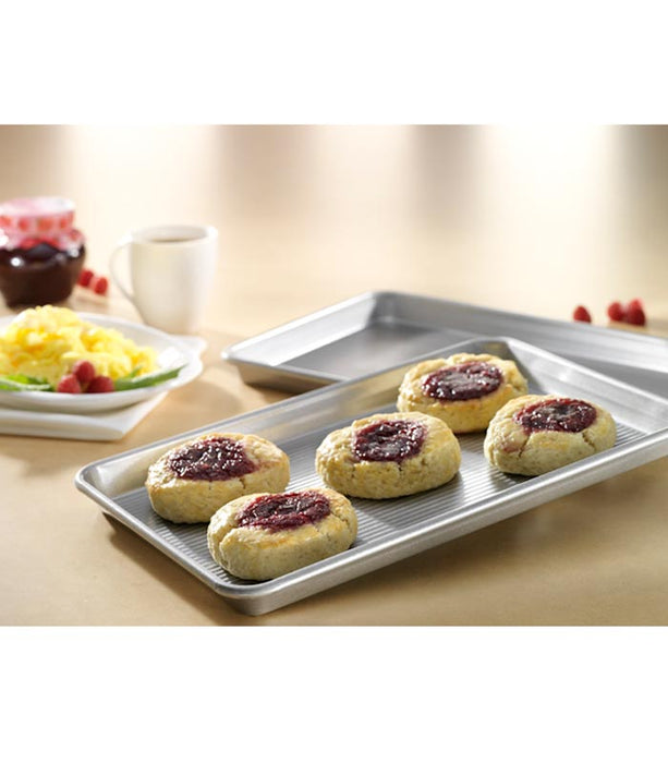  USA Pan Bakeware Jelly Roll Pan, Warp Resistant Nonstick Baking  Pan, Made in the USA from Aluminized Steel: Jelly Roll Pans: Home & Kitchen